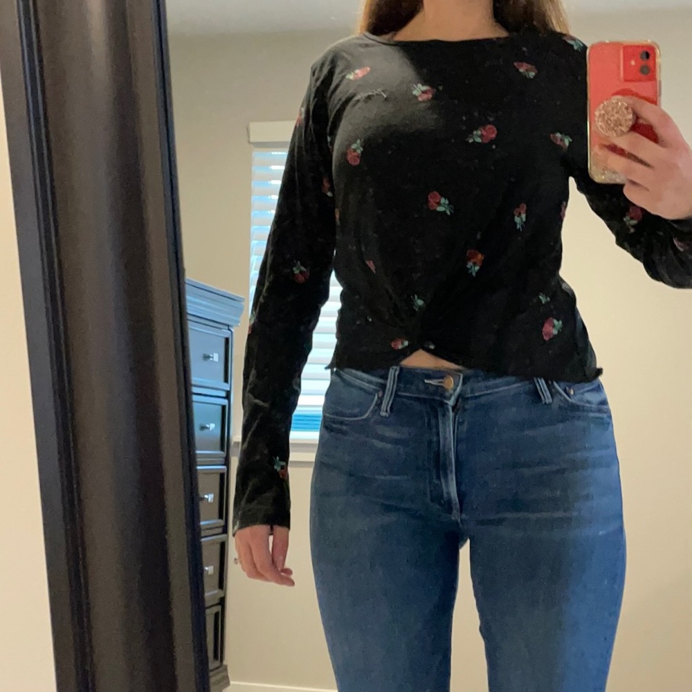PINK Twist front long sleeve shirt